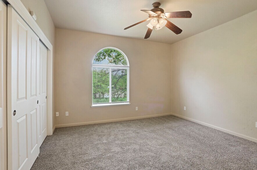 Building Photo - 8905 Davis Rd