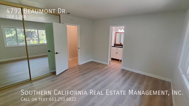 Building Photo - 4792 Beaumont Dr