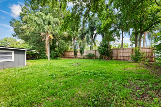 Building Photo - 6750 Snow White Dr