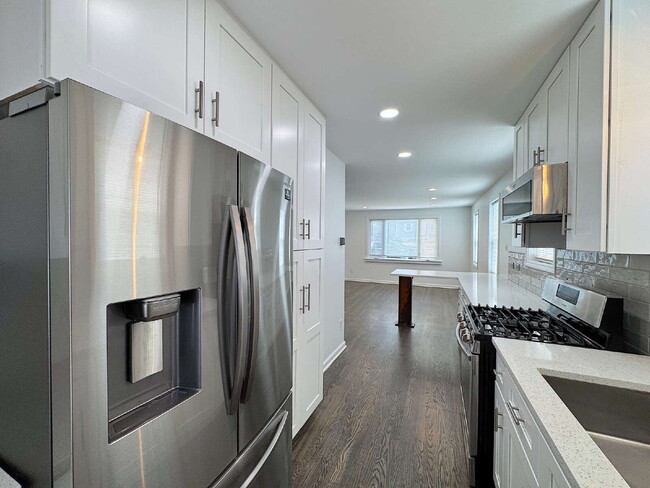 Building Photo - Stylish Updated Home Just Minutes from Dow...