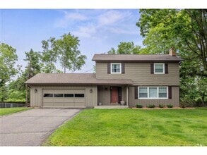Building Photo - 15605 Boulder Creek Dr