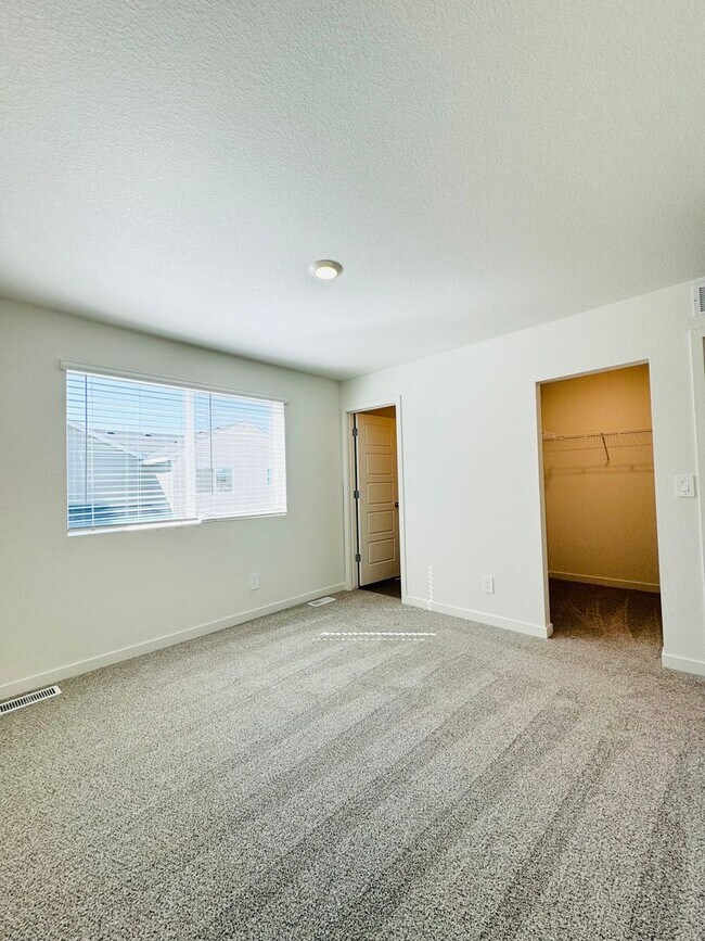 Building Photo - Gorgeous 2024 Townhouse 2 bed/ 2.5 bath  Near Johnstown YMCA