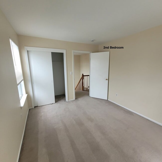 Building Photo - Spacious, freshly painted with lots of ame...