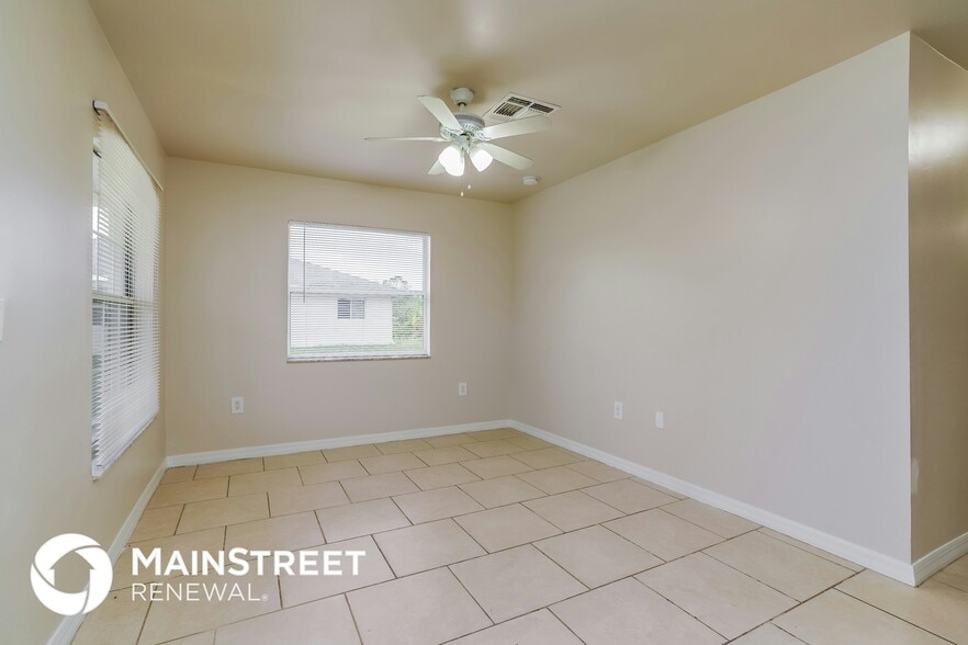 Building Photo - 427 Vanetta Dr