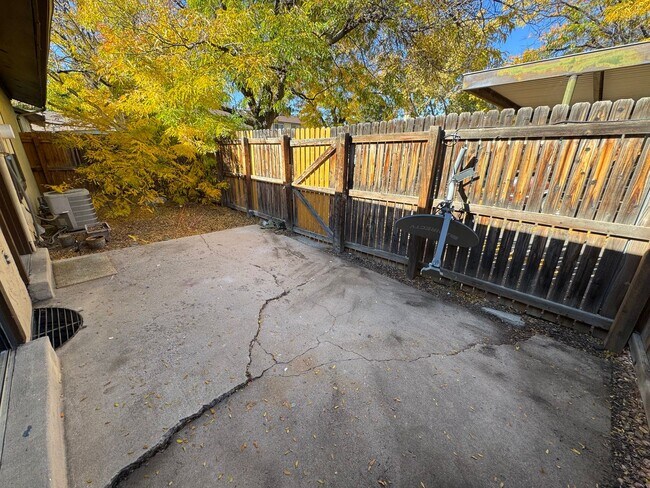 Building Photo - Live in the Timbers