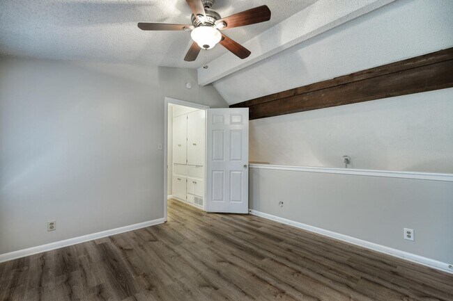 Building Photo - 2711 St Edwards Cir