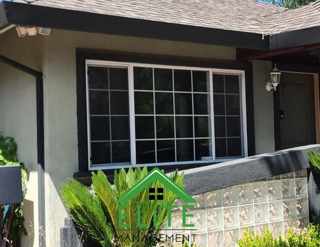 Building Photo - Beautiful 3-bedroom & 3 bathroom Home