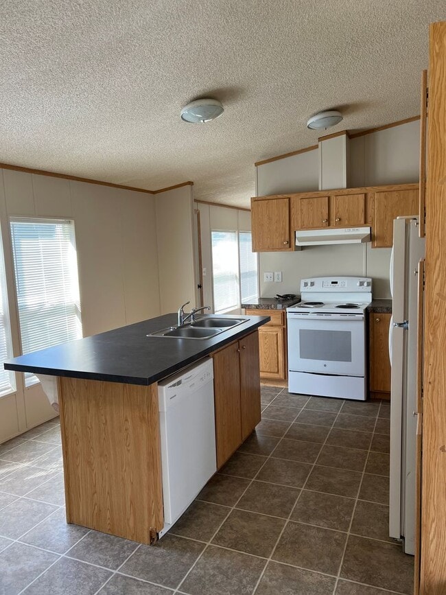 Building Photo - 3 bedroom 2 bathroom Modular Home in Babco...