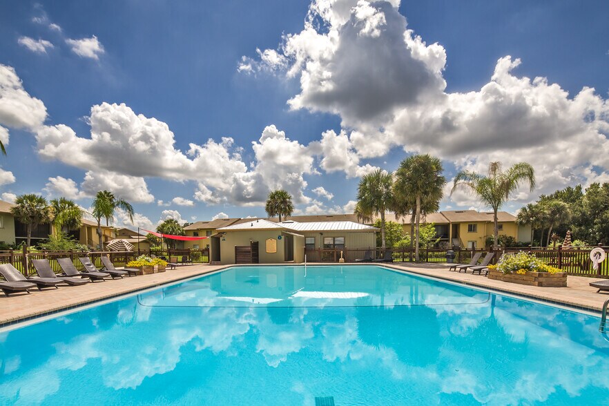 The Lodge at Woodlake 3595 New Jersey Rd Lakeland FL 33803