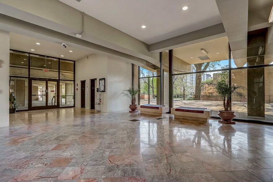 Entry Foyer - 240 M St SW