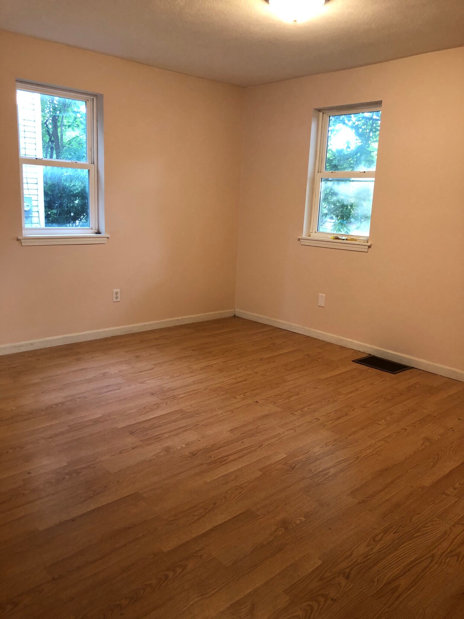 Living room - 1018 N Pennsylvania Ave