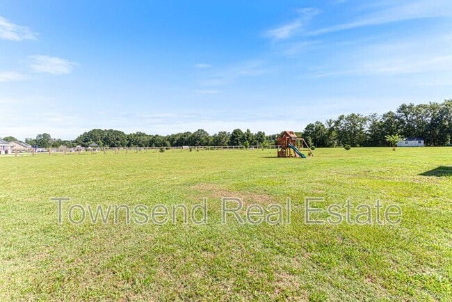 Building Photo - 2935 Duck Pond Rd