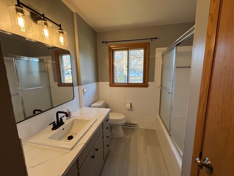 Building Photo - 4806 Goldfinch Dr