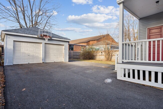 Building Photo - 151 Dartmouth St