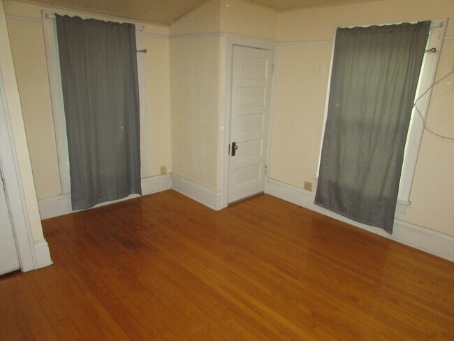 Building Photo - 123 S Brittingham Pl