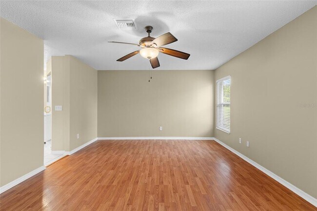 Building Photo - 148 Country Lakes Cir