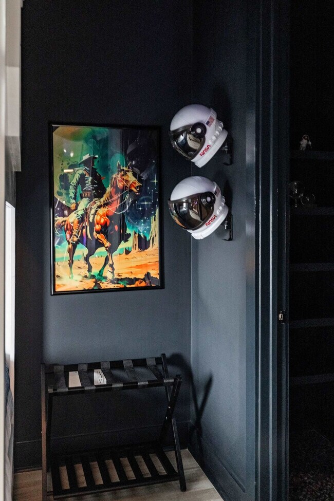 Building Photo - 245 Hermitage Ave