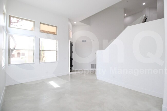 Building Photo - 15019 N 100th Way