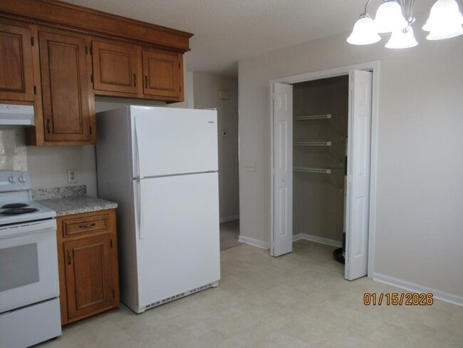 Building Photo - 192 Gertrude Dr