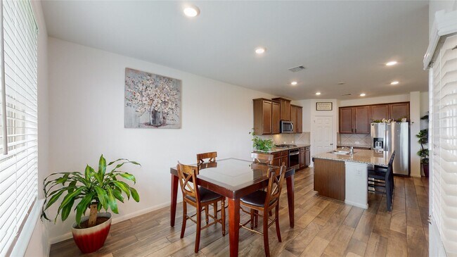 Building Photo - 31415 Whitcombe Summit Wy