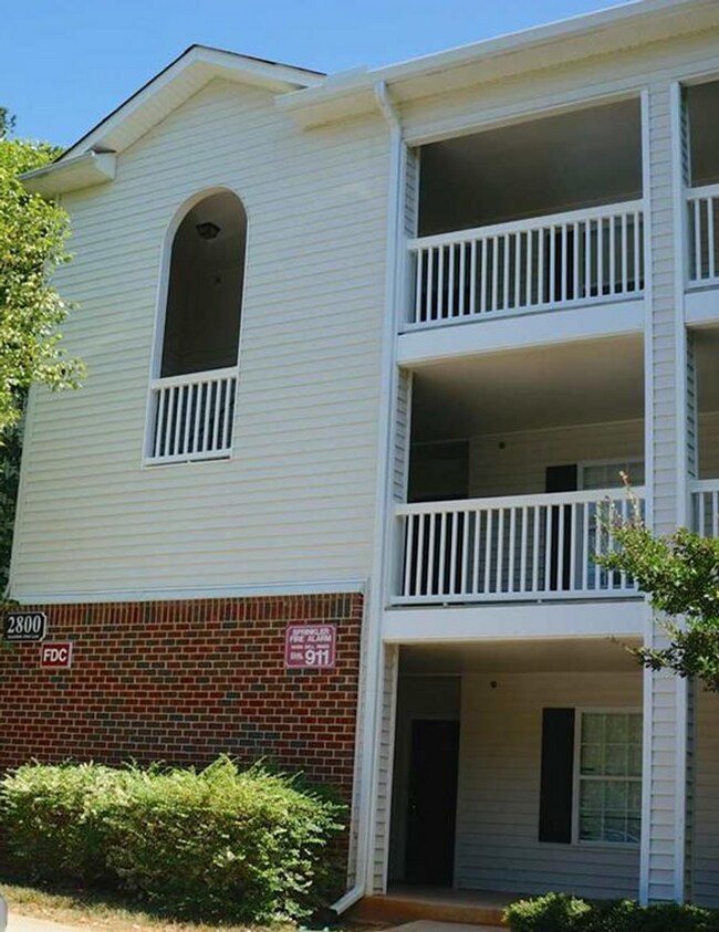Building Photo - 2800 Trailwood Pines Ln