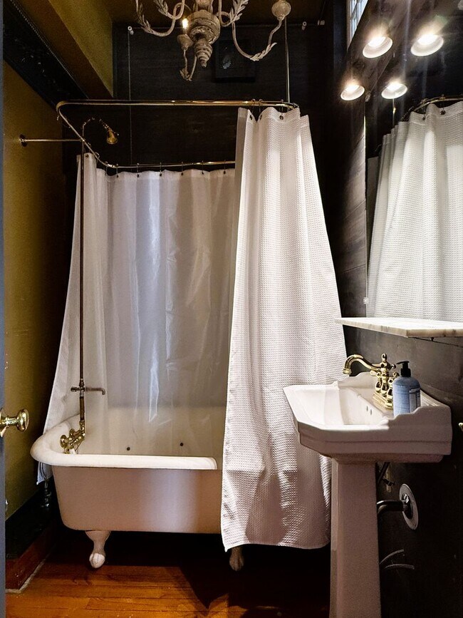 Building Photo - Gorgeous studio for rent in Sausalito!
