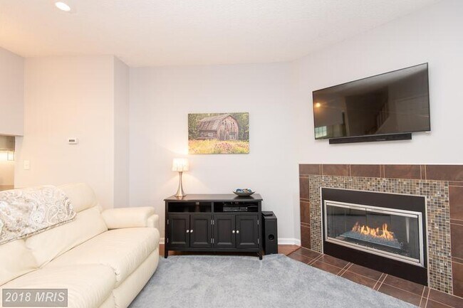 Building Photo - 3070 Madden Ct