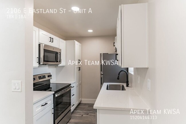 Building Photo - $895 Beautifully Remodeled 1 Bed | 1 Bath ...