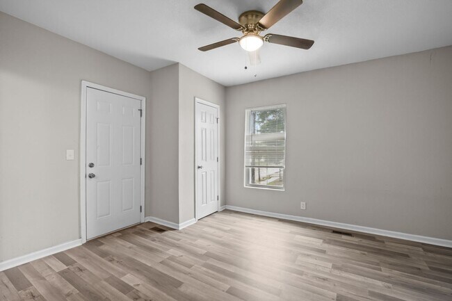 Building Photo - For Rent in Norfolk – Spacious 4 Bedroom Home!