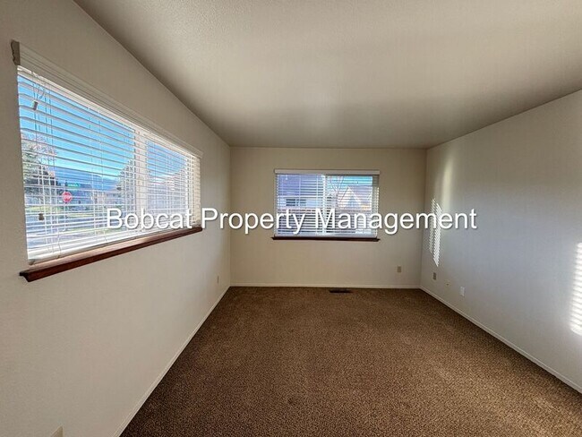 Building Photo - 1516 South Ct