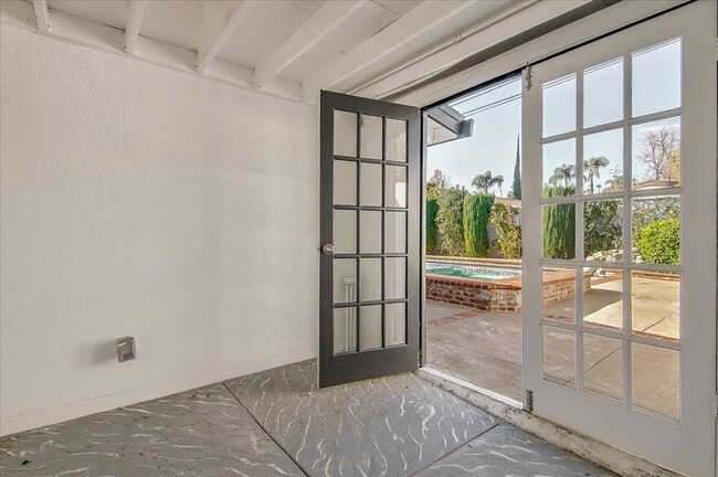 Building Photo - 6513 Corbin Ave