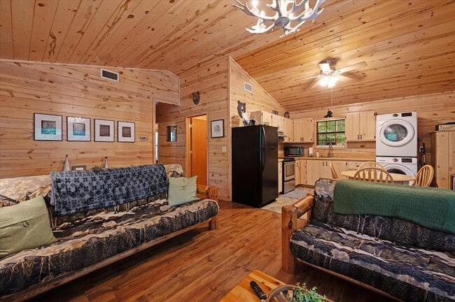 Building Photo - 206 Orca Rd