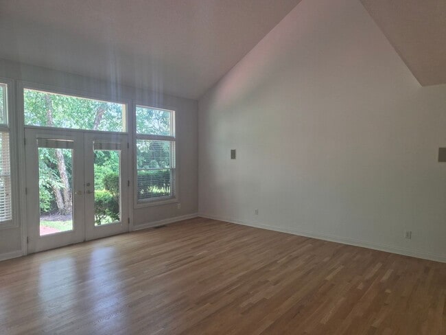 Building Photo - 6237 Muirloch Ct S