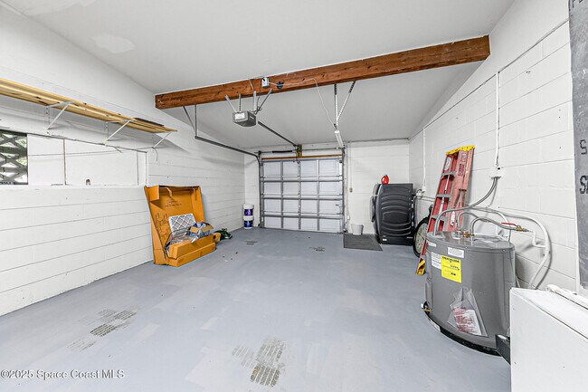 Building Photo - 285 Le Jeune Dr