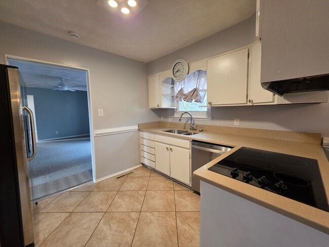 Building Photo - Carolanne Farms