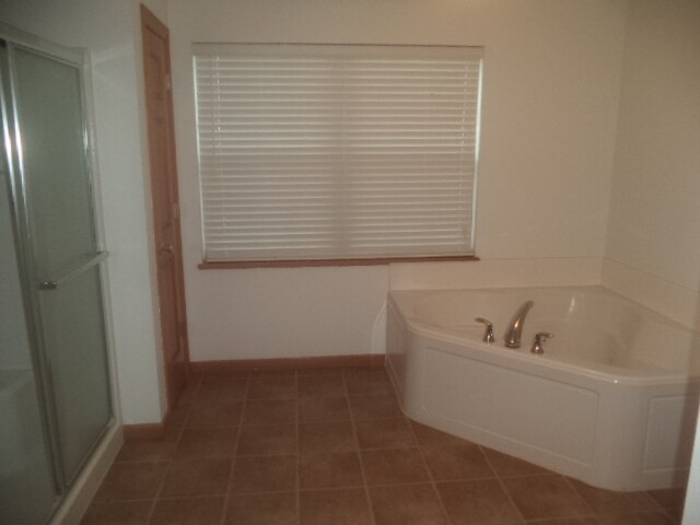 Building Photo - 561 Yosemite Ave