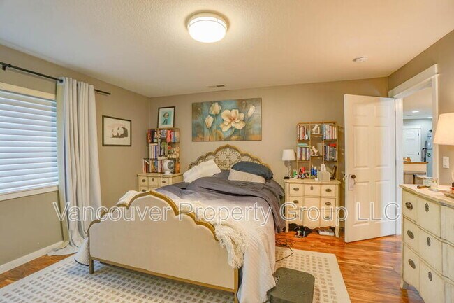 Building Photo - 14019 NE 20th Ave