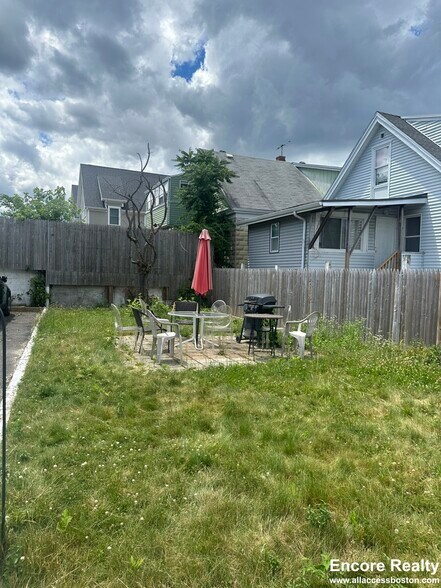 Primary Photo - 5 Clyde St