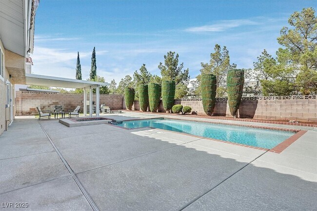 Building Photo - 8720 Pavia Dr