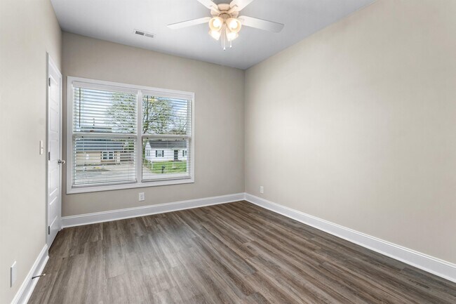 Building Photo - 202 Burch Rd