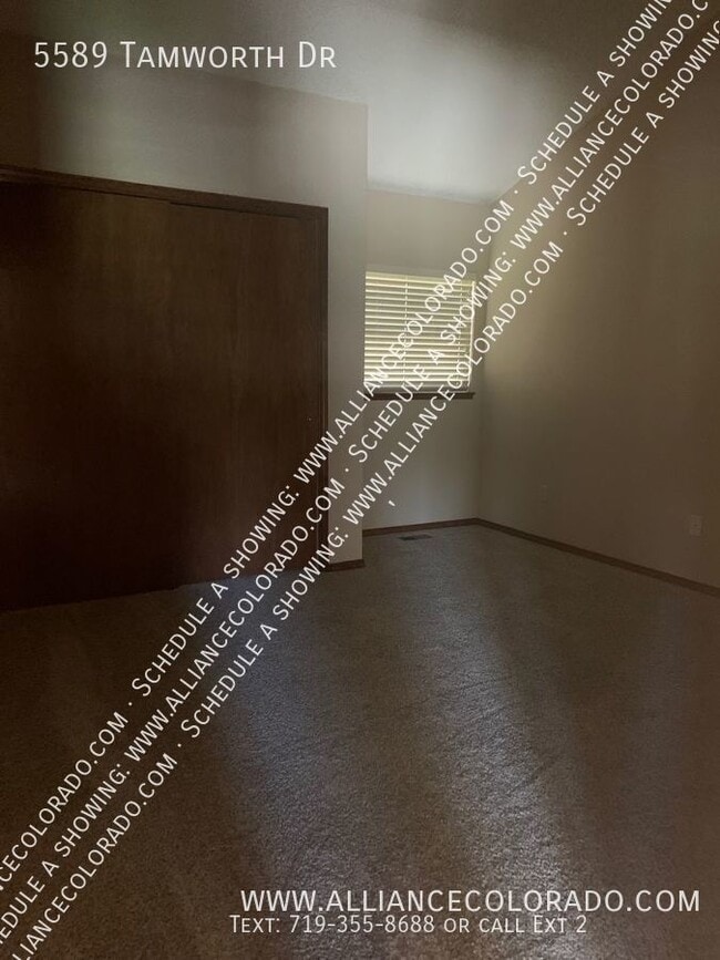 Building Photo - 5589 Tamworth Dr
