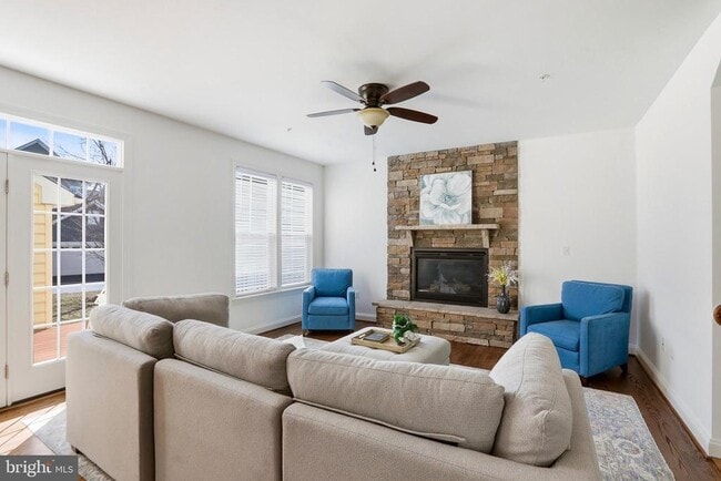 Building Photo - 1312 Volunteer Dr