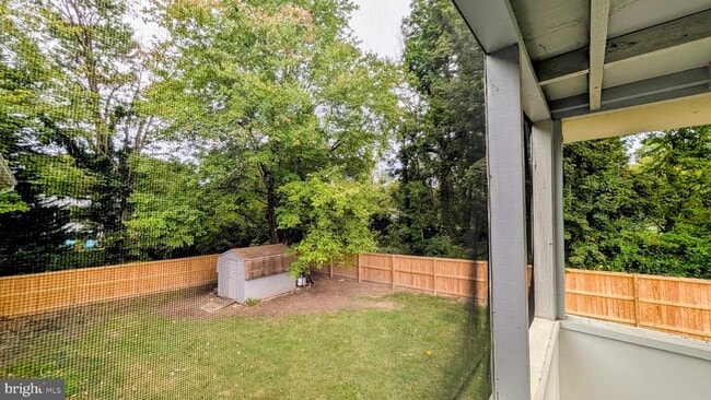 Building Photo - 922 Petinot Pl