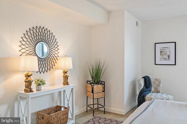 Building Photo - 100 Severn Ave