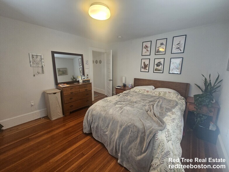 Building Photo - 7 Riverside Pl