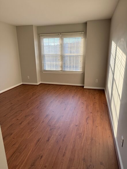 Building Photo - 1414 Deerpond Ln