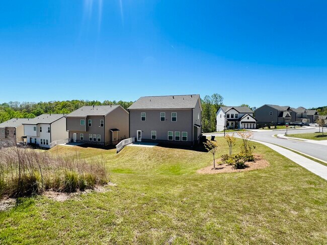 Building Photo - 4088 Brookmont Way