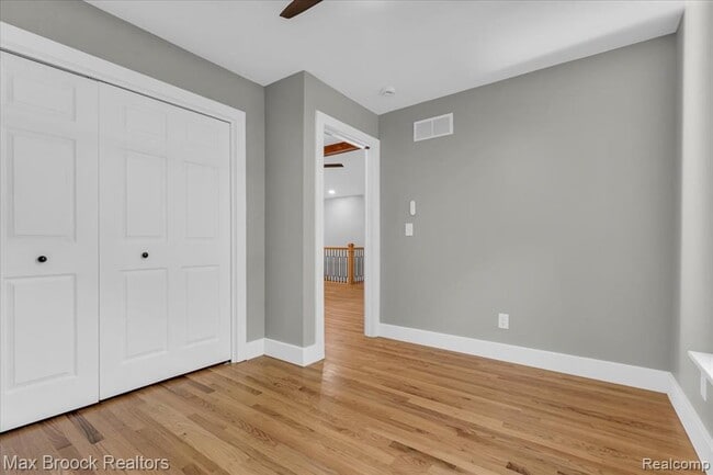 Building Photo - 1654 Giddings Rd