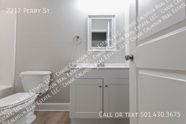 Building Photo - 2217 Perry St