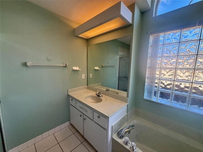 Building Photo - 6541 SW 111th Loop